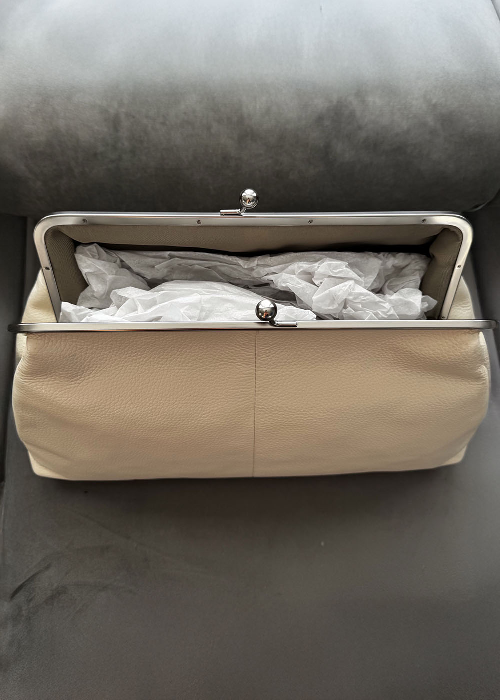 Kisslock (Off-White Leather) - Image 2
