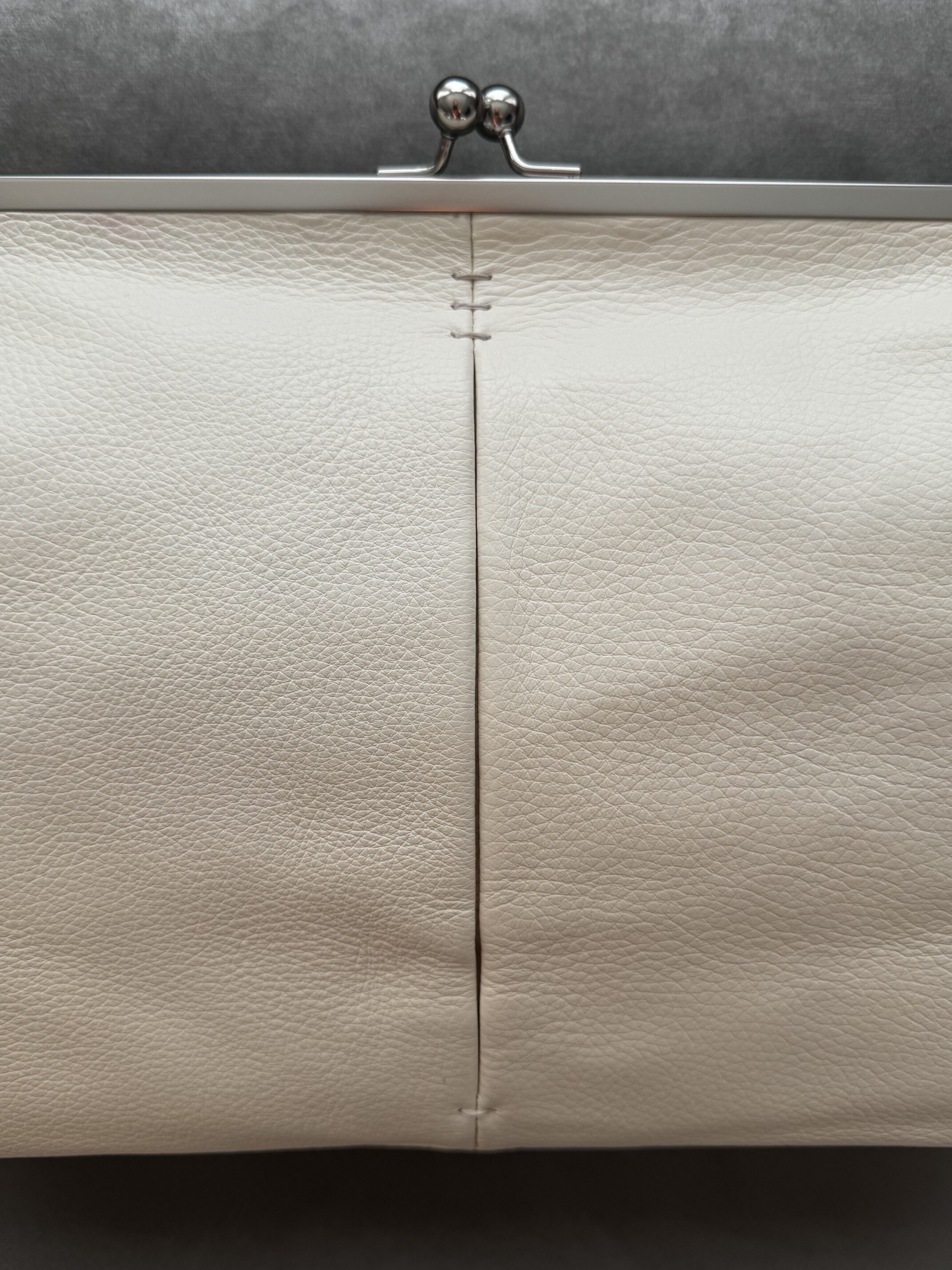 Kisslock (Off-White Leather) - Image 3